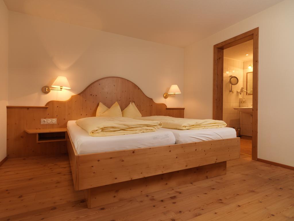 Apres Post Hotel Stuben am Arlberg Exterior photo